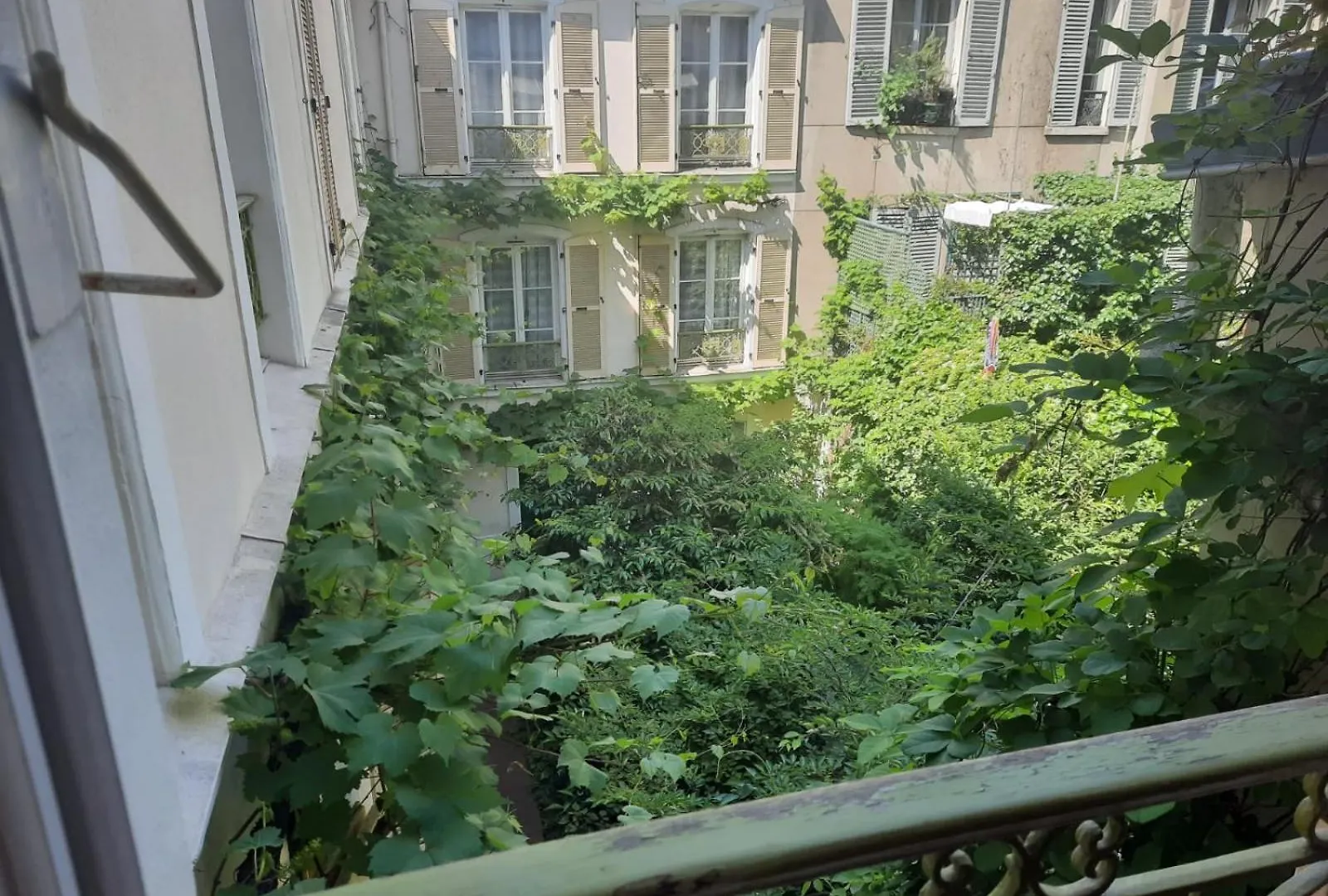 Chambres D'Hotes Calmes Sur Jardin Paris Batignolles Γαλλία